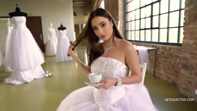 Liya Silver Virgin Bride Obsession Footjob Blowjob