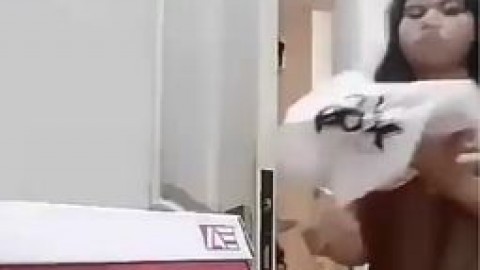 Eagle Boob Slip Show Delivery Guy