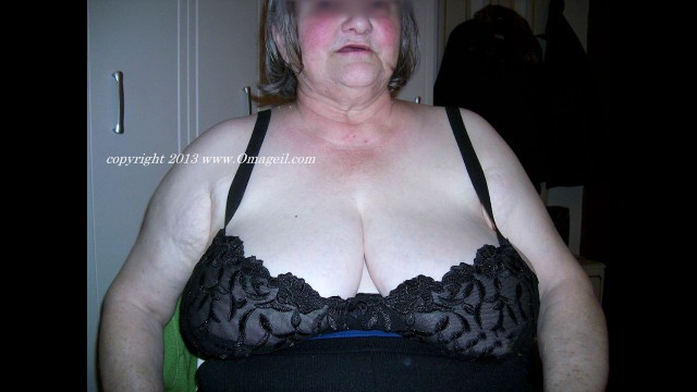 Boobs massages, dick sucking and sex toys