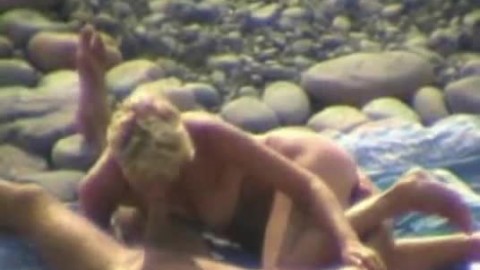Beach voyeur amateur oral sex