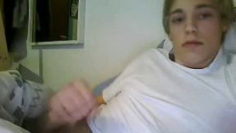 Blond Danish boy wanking on Omegle • Webcam Twinks
