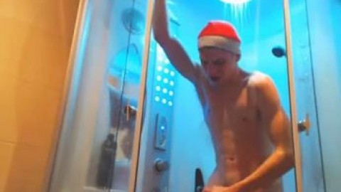 Hot twink doing a naked shower show on webcam • Webcam Twinks