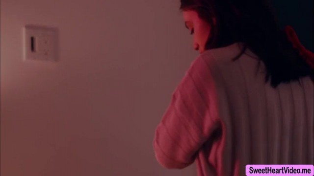Liv Wild licks Jaclyn Taylors wet pussy