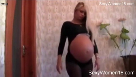 52 centimeter Pregnant stomach hot girl Cam porn on SexyWomen18.com