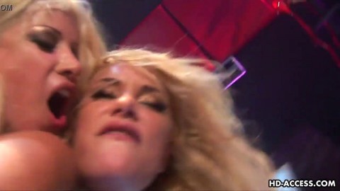 Wicked hot blondes fuck and suck in a threesome