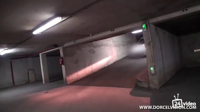 parking eme_sous_sol__baise_extreme