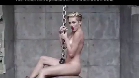 MILEY CYRUS – WRECKING BALL TOPLESS UNCENSORED LEAKS