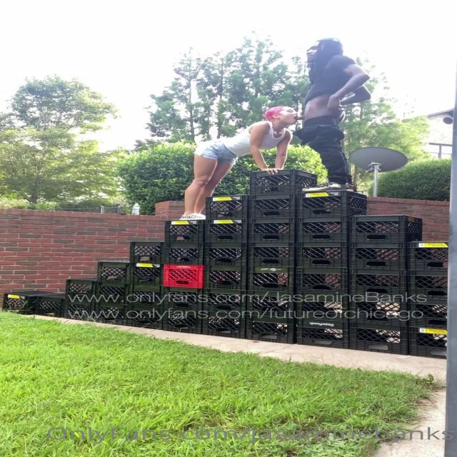 Jasamine Banks doing the Crate Challenge Her Own Way!