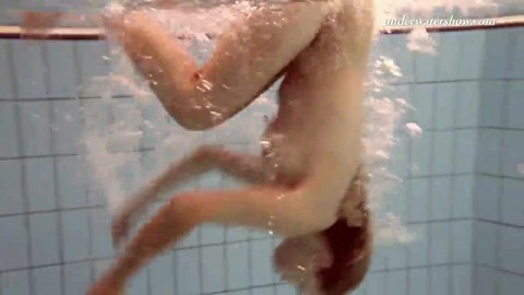 Brizgina proves herself sexy underwater