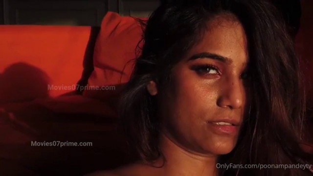 Indian Slut Poonam Pandey Bares it all