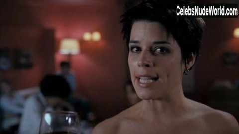 Neve Campbell in I really hate my job