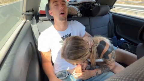 Wake up blonde girl for risky blowjob in the car