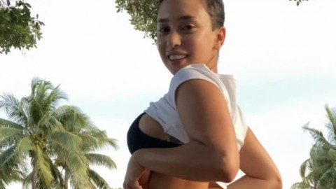 VeronicaPersasso - Strips in public to show tits & ass (OF)