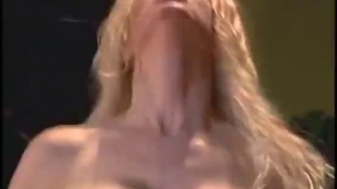 Buff guy cums on slut's tight stomach after giving her deep penetration