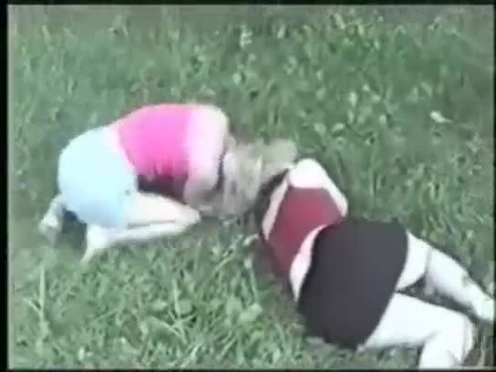 Extreme southern brawl catfight girlfight sexfight hairpulling scissors