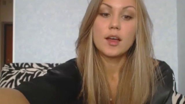 Gorgeous Blonde Webcam Girl Fucks Wet Pussy