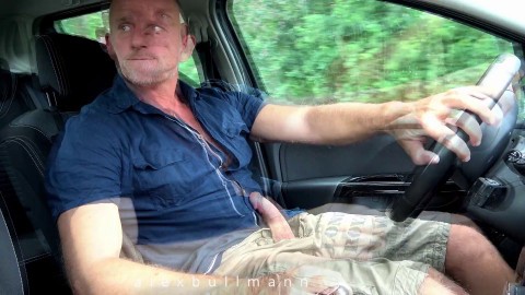 beefy hairy daddy flashing and splashing while driving car - sexonly.top/sfovss