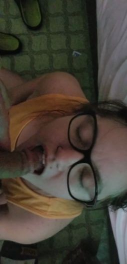 Drinking more piss with her nerdy glasses on.  - sexonly.top/qhzobe