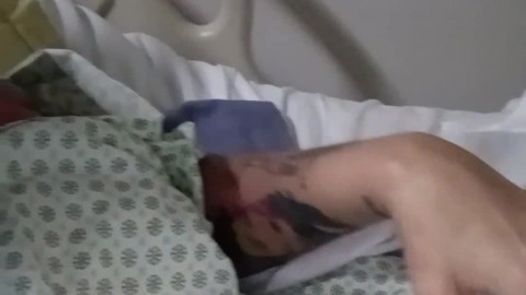 Juliafontanelli masturbando no hospital