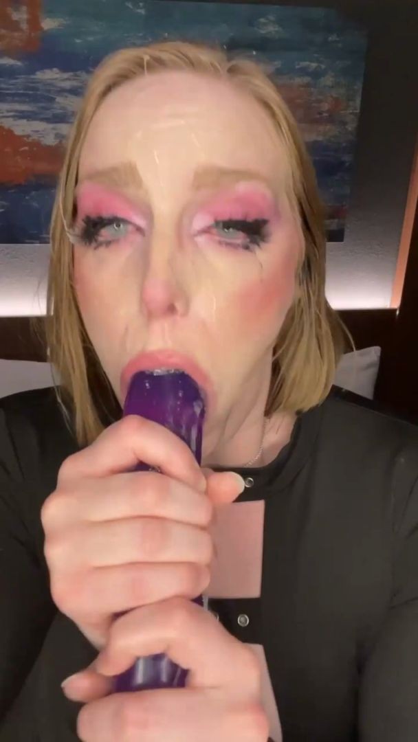 Slut Wife RoseThorneQOS is a throat goat