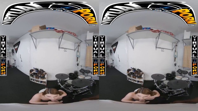 VIRTUAL PORN - Big Beats With Busty Babe Bess Breast In VR