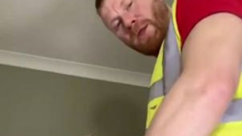 TRADESMAN FUCK THE BOY OF THE HOUSE WHERE HE WORKS