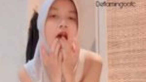 Bokep Indo Jilbab SMA omek dildo mancur Full Durasi