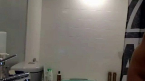 Mia Khalifa tomando banho ao vivo #CDG porn