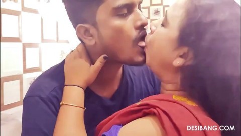 Desibang Facial For Desi Moma Wrb Public Flashing