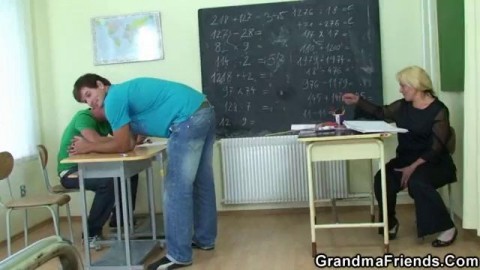 Granny threesome sex in the classroom