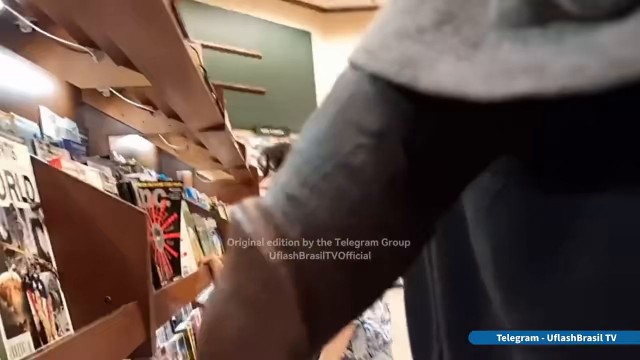 dick flash in store, uploaded by risedangil