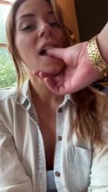 Onlyfans The Ivory Fox Texting Her Bully Vertical Suck Pussy And Dick