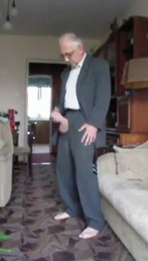 THICK COCK OLD MAN WANKING BEFORE LEAVING FOR WORK