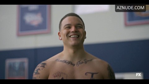 AmericanSportsStory-01x05-Rivera-Tomberlin-UHD-01_hd