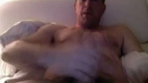 HORNY MARRIED DAD ALONE IN AN HOTEL ROOM CAMMING WITH ME