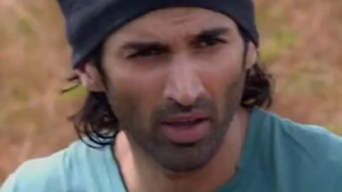 Aditya Roy Kapoor Bulge Scene in Malang