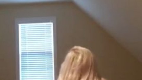 Jewish Blonde Girl Dancing Naked. Sexy Ass Twerk!