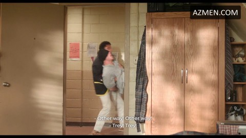 Austin Lindsay Butt, Shirtless Scene in Overcompensating