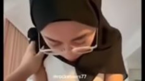 bokep hijab mendesah keenakan vídeo porno
