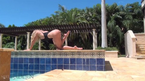 Meetmadden Dancing In Her Swimsuit Lewd Young Tits