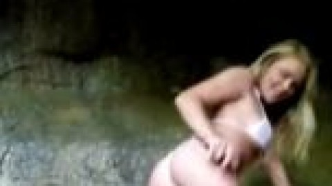 Meetmadden Waterfall Vertical Lewd Fuck In Tights