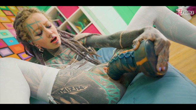 Deep into tattooed beauty Anuskatzz's holes
