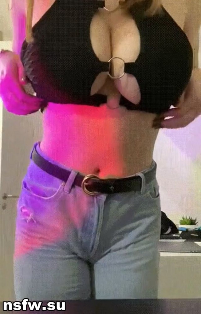 Big_Tits_Porn_GIF_7355_nsfw.su