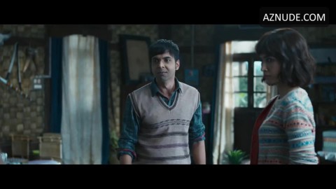 Varun Dhawan Shirtless, Underwear Scene in Bhediya