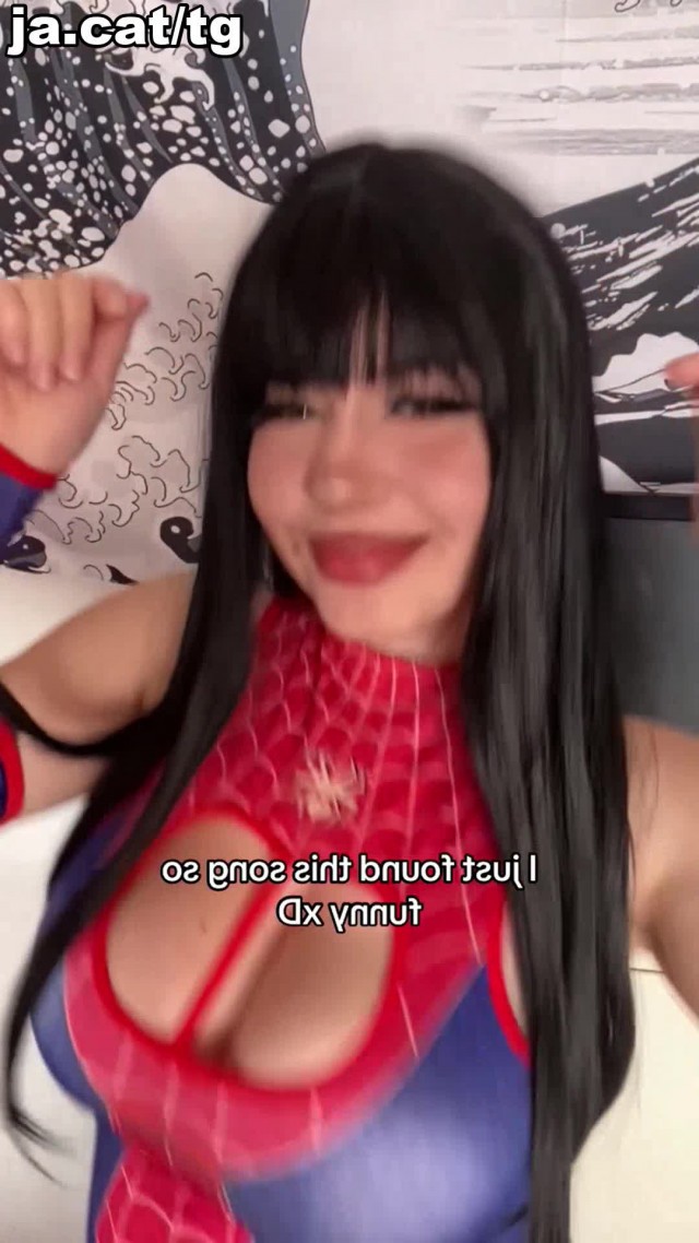 Big_Tits_Porn_GIF_94799975