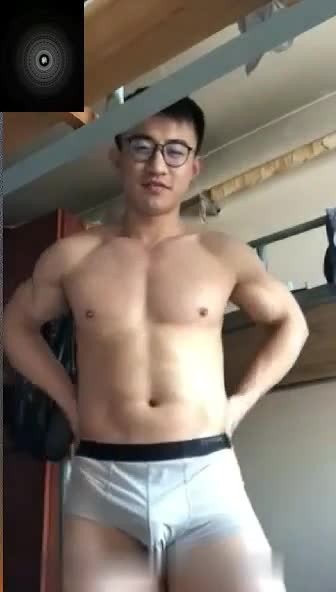 陽光眼鏡男視訊尻槍