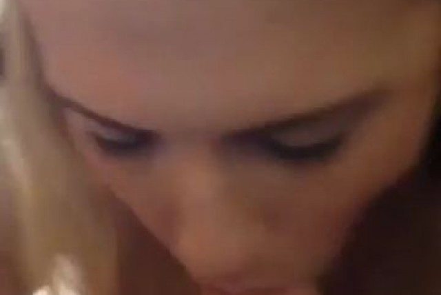 Nice babe cumshots on lips and mouth