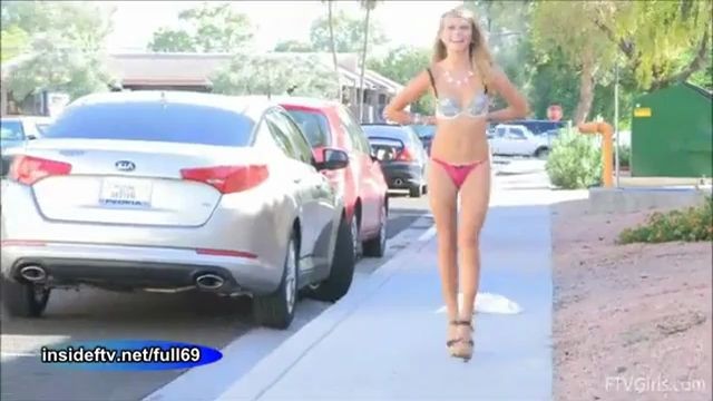 Lauren Cute homemade blonde show and walking nude in public