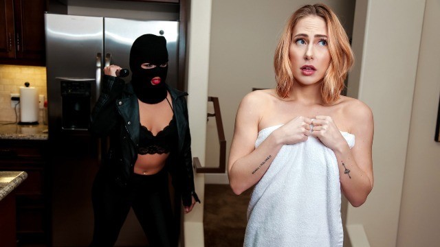 Lesbians Carter Cruise And Jenna Sativa In Affront With A Friendly Weapon 