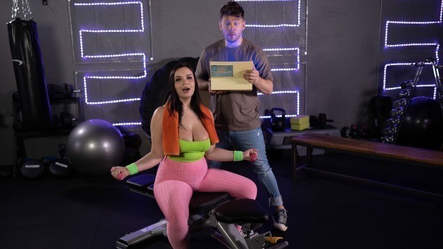 Fakehub Originals - The Invisibility Cloak with Sofia Lee